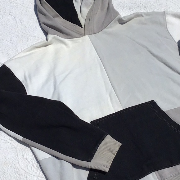 Urban Outfitters L Colorblock Boxy Hooded Sweatshirt with Black White & Grey - Picture 4 of 12